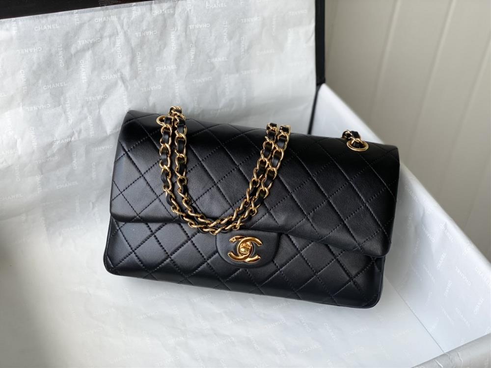 one thousand one hundred and twelveClassic diamond grid double mouthed womens bag with vintage metal makes each vintage bag reveal its own classical