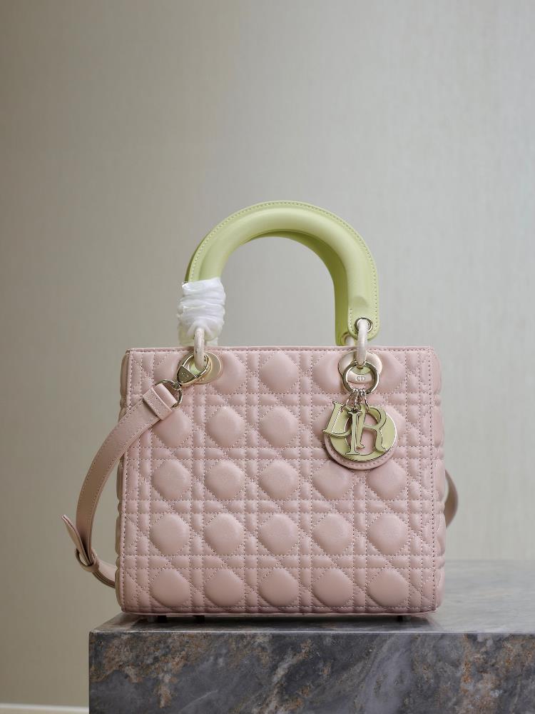 Lady Dior   Pink Mix Light YellowFive grid sheepskin adjustable shoulder strapThis handbag embodies Dio rs profound insight into elegance and beaut