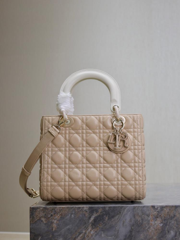 Lady Dior   Apricot mixed with whiteFive grid sheepskin adjustable shoulder strapThis handbag embodies Dio rs profound insight into elegance and be