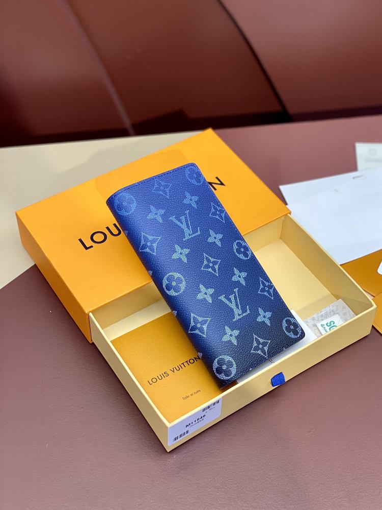 The M11546 gradient blue BRAZZA wallet made of Monogram canvas exudes an unstoppable masculine aura Adequate space complete functions and easy st