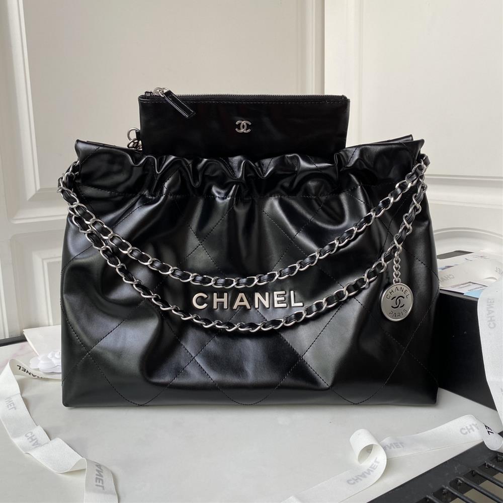 The silver chain Chanel 24c horizontal garbage bag is popular and the AS4486 shopping bag is the hottest and most worth buying series of this season