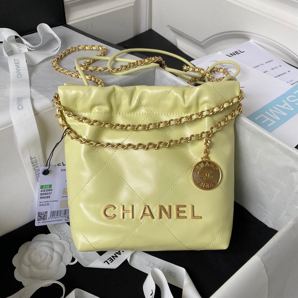 Chanel 23SAS3980 Chanels mini22 hits the red heartXiangnai Gooses bag accessories will always be planted with grass from the just concluded 2023 spr