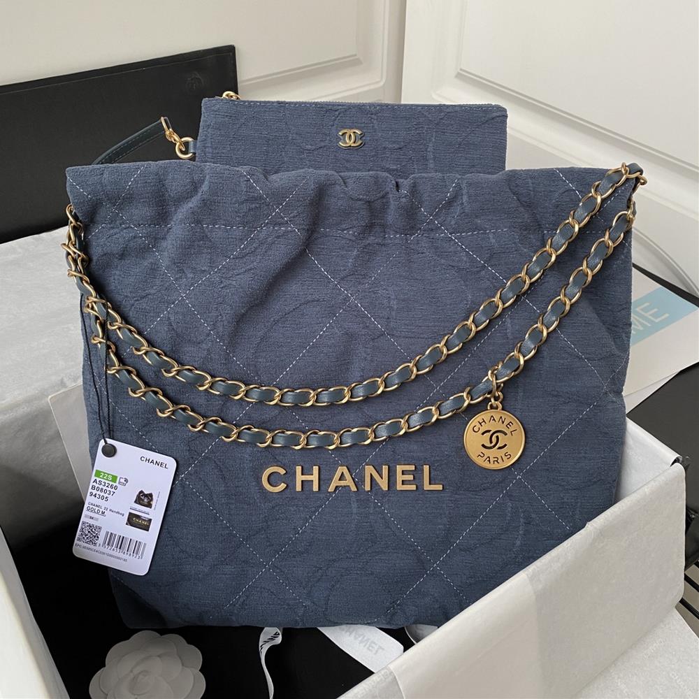 The popular 22 bag shopping bag AS3260 in the spring and summer of 2023S is the hottest and most worthwhile velvet series to buy this season Its name