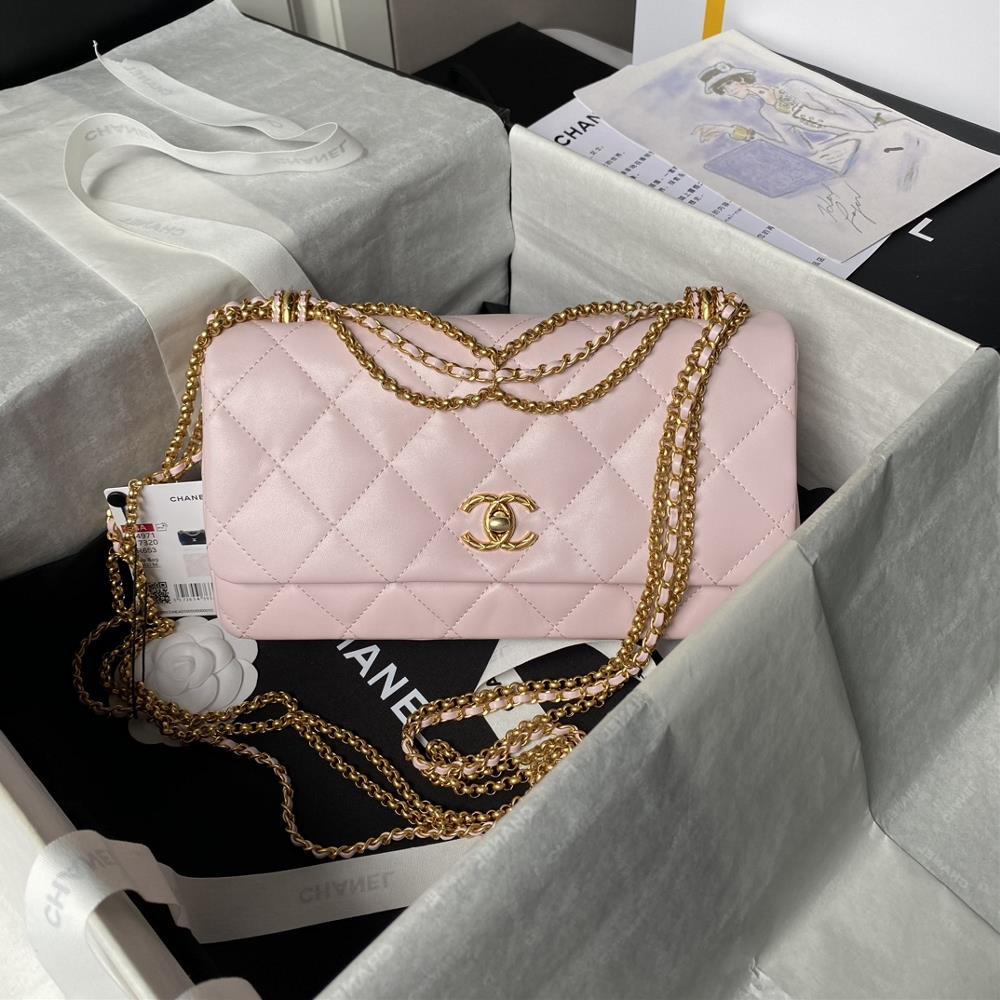 Chanel 24A Classic Pop Cap Bag AS4971 Full of LuxurySheepskin material is soft and delicateThe metal tassel chain paired with a more luxurious bag is