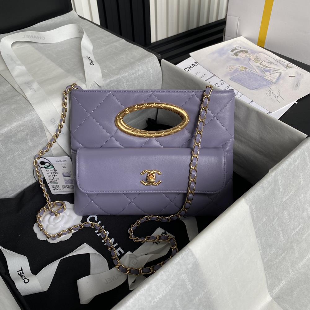 The Chanel 24B autumnwinter collection highend dinner bag AS5038 is made of soft and smooth lambskin material and the metal color scheme is clearly