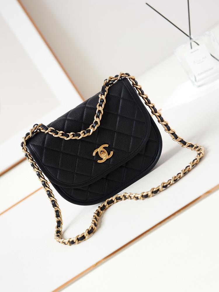 24s saddle bag tire leather cover can be used for both packaging and practical very suitable for girls who like to pack a lot of thingsStyle number A