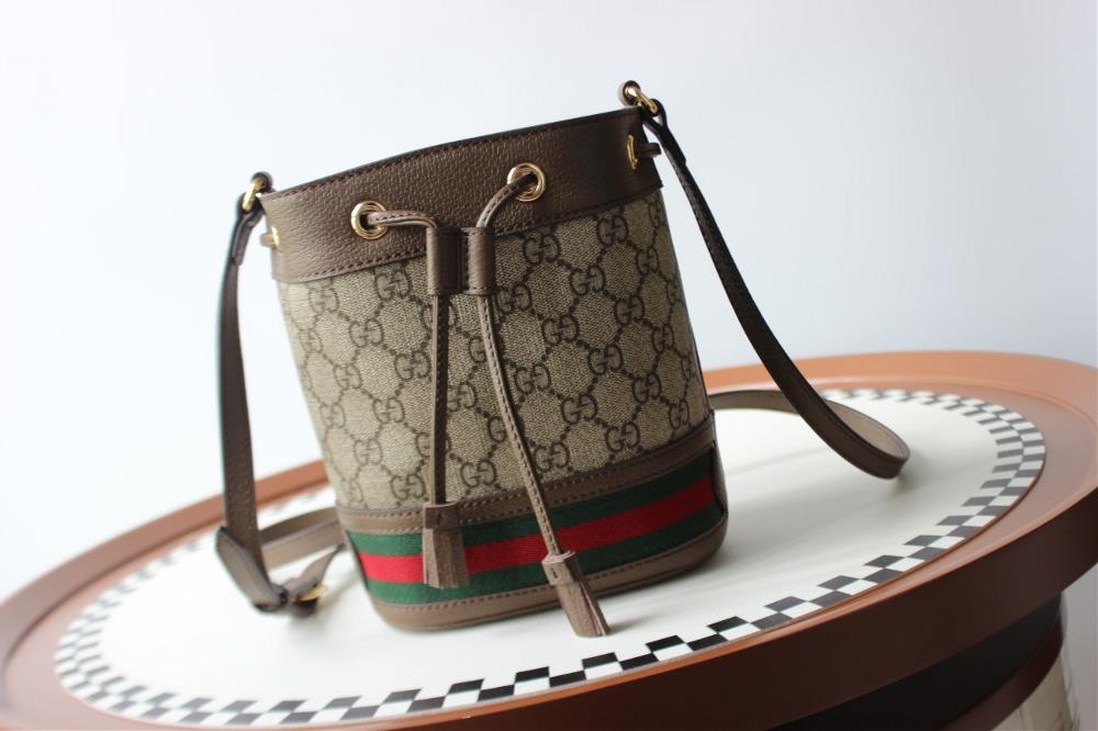 Top of the line original leather GUCCI new counter quality top of the line original goods real photos model number 550620 size 15x18x95 material