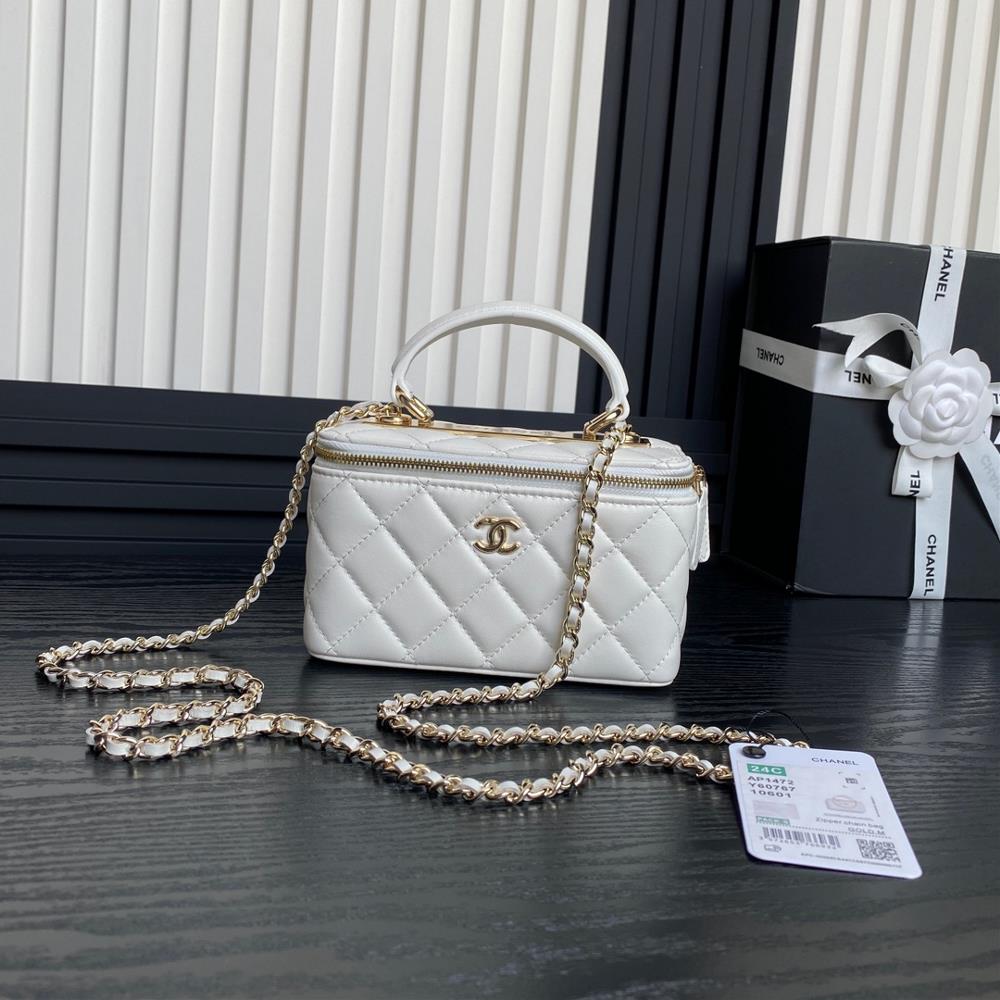 Chanel 24B Trendy CC is stunning Ap1472 lambskin paired with a gold metal chain is exquisite and durable The crossbody and shoulder bag are simply a