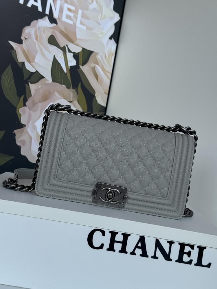 67086 Fine Ball Pattern Chanel Classic Explosive 67086 Leboy Series Imported Fine Ball Pattern Calfskin the actual color is very beautiful original