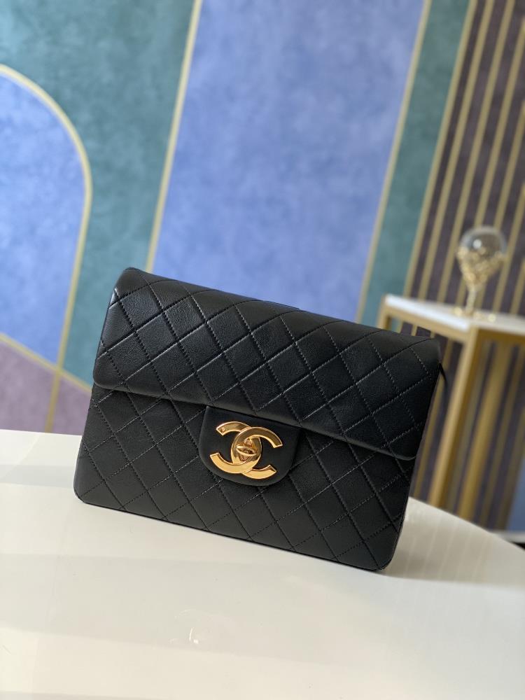 0 Beisaos Chanel Exclusive Large Gold Buckle Back BagThe Chanel Classic Flap Bag in stock is a product that was re released by Louis Vuitton in 1983