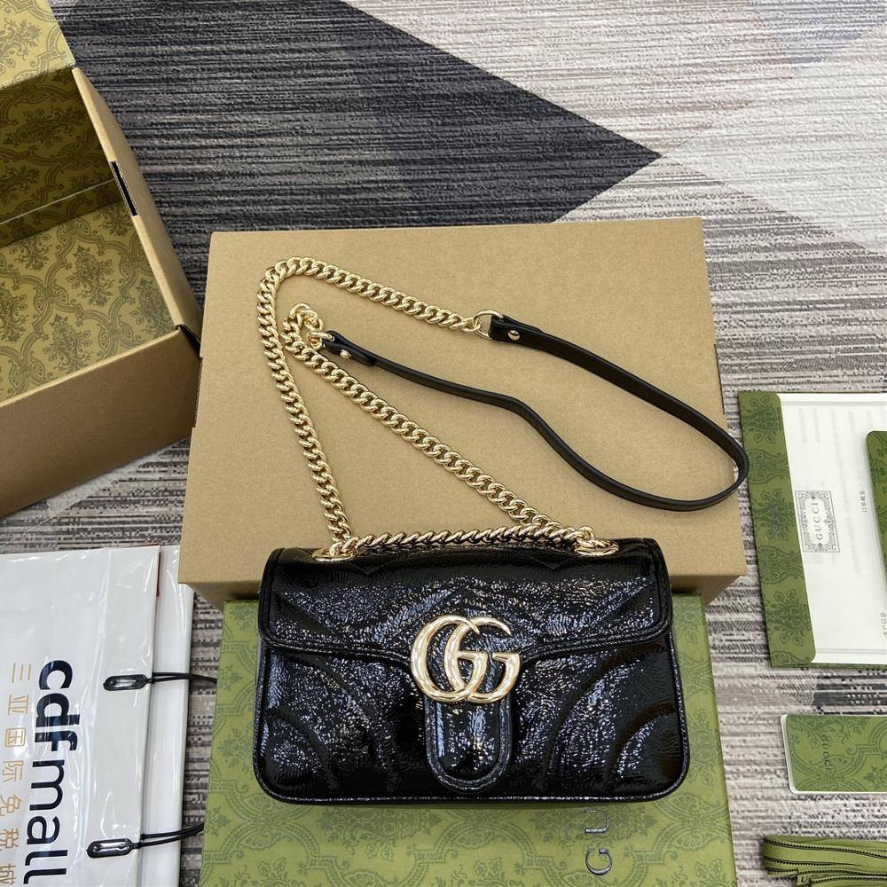 Comes with a complete set of GG Marmont series mini shoulder backpacksThis GG Marmont series shoulder bag features a soft and lined design crafted