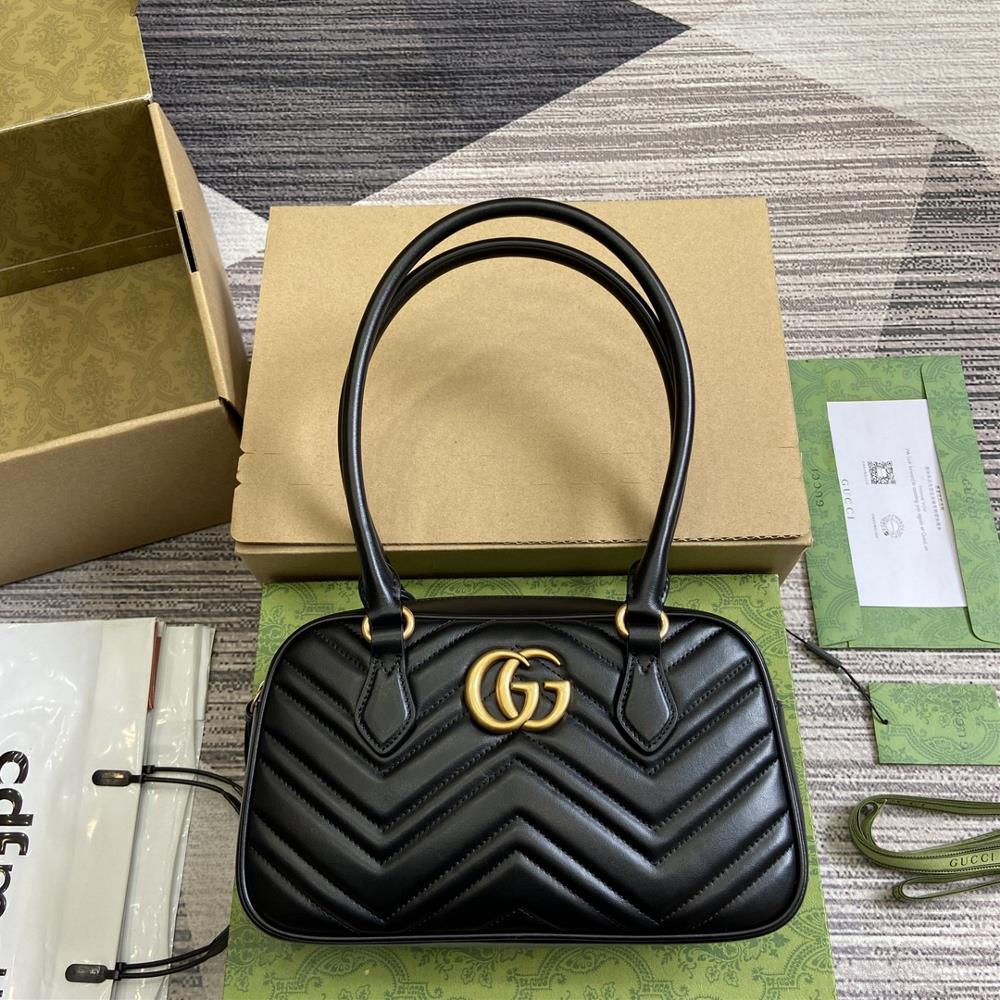 The GG Marmont series comes with a full set of packaging that highlights the iconic matlass Chevron leather in a new shape and size to welcome the a