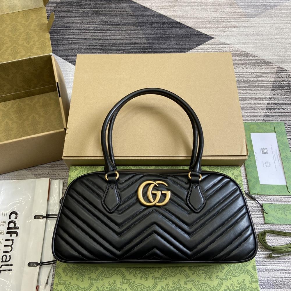 The GG Marmont series comes with a full set of packaging that highlights the iconic matlass Chevron leather in a new shape and size to welcome the a