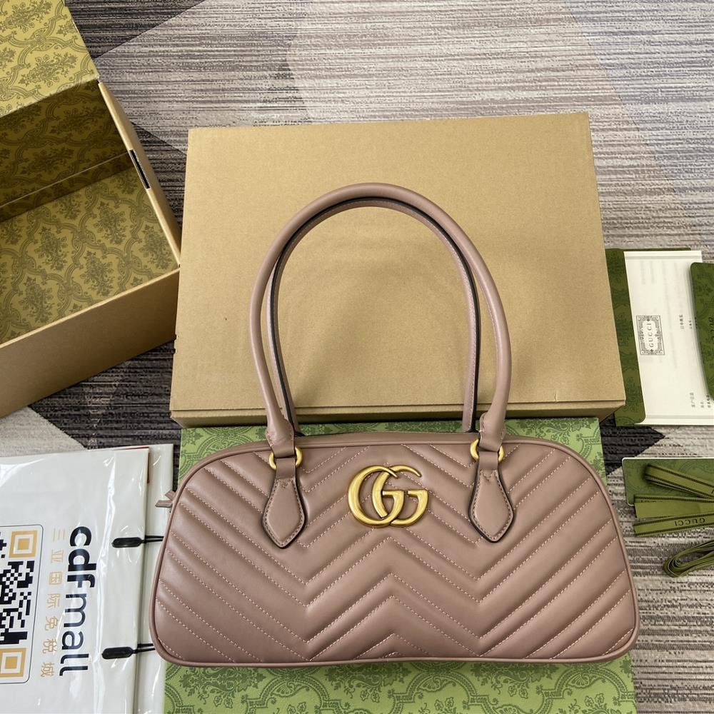 The GG Marmont series comes with a full set of packaging that highlights the iconic matlass Chevron leather in a new shape and size to welcome the a