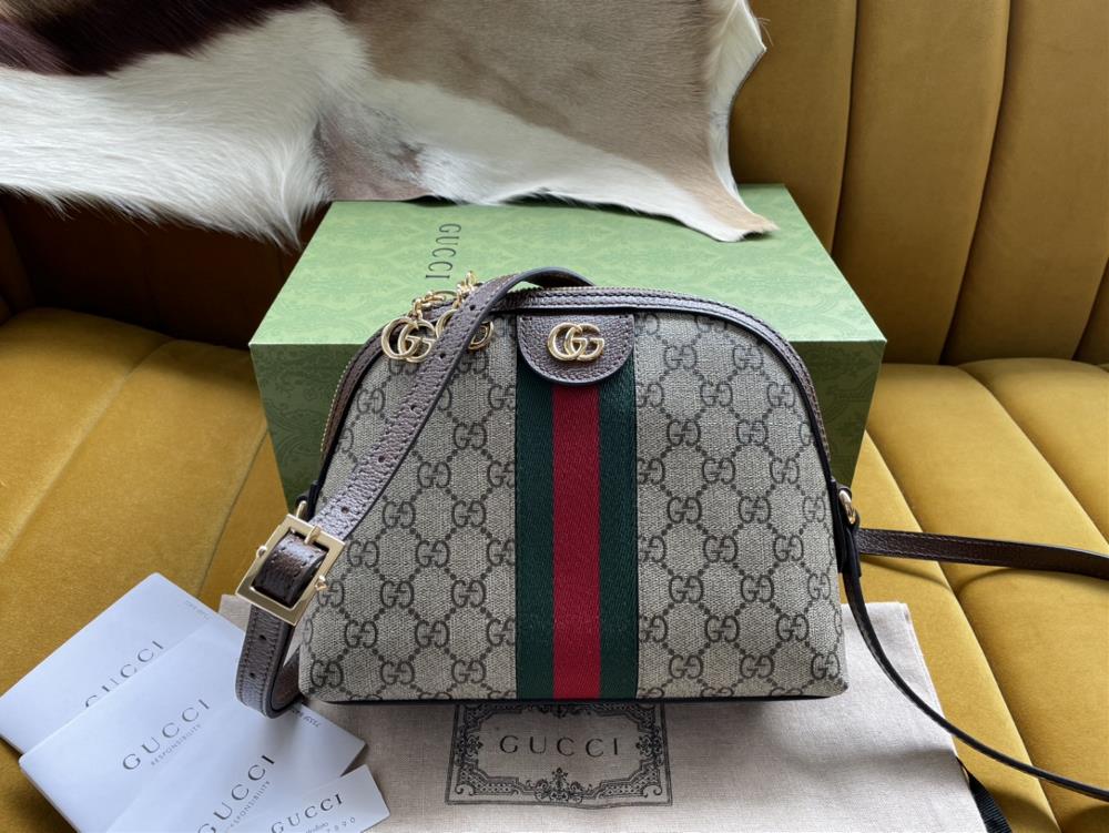 Original leather Gucci499621PVC This shoulder bag is crafted from premium synthetic canvas and features intricately woven stripes with intricate deta