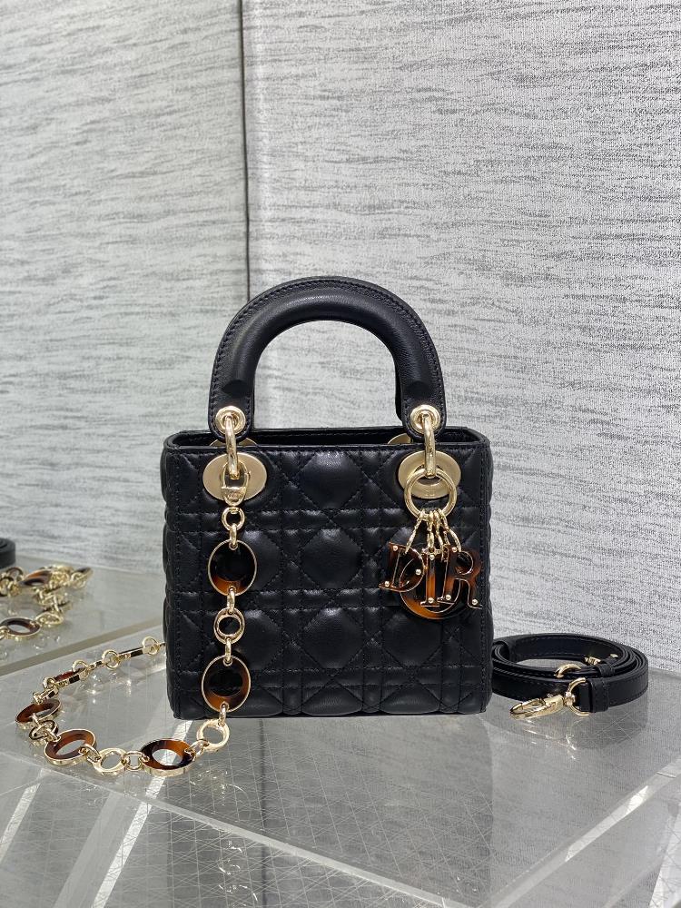 Black in stockLadys latest shoulder strap adorned with Lin Lang pendants the new shoulder strap is so beautiful that it allows Lady to achieve a ro