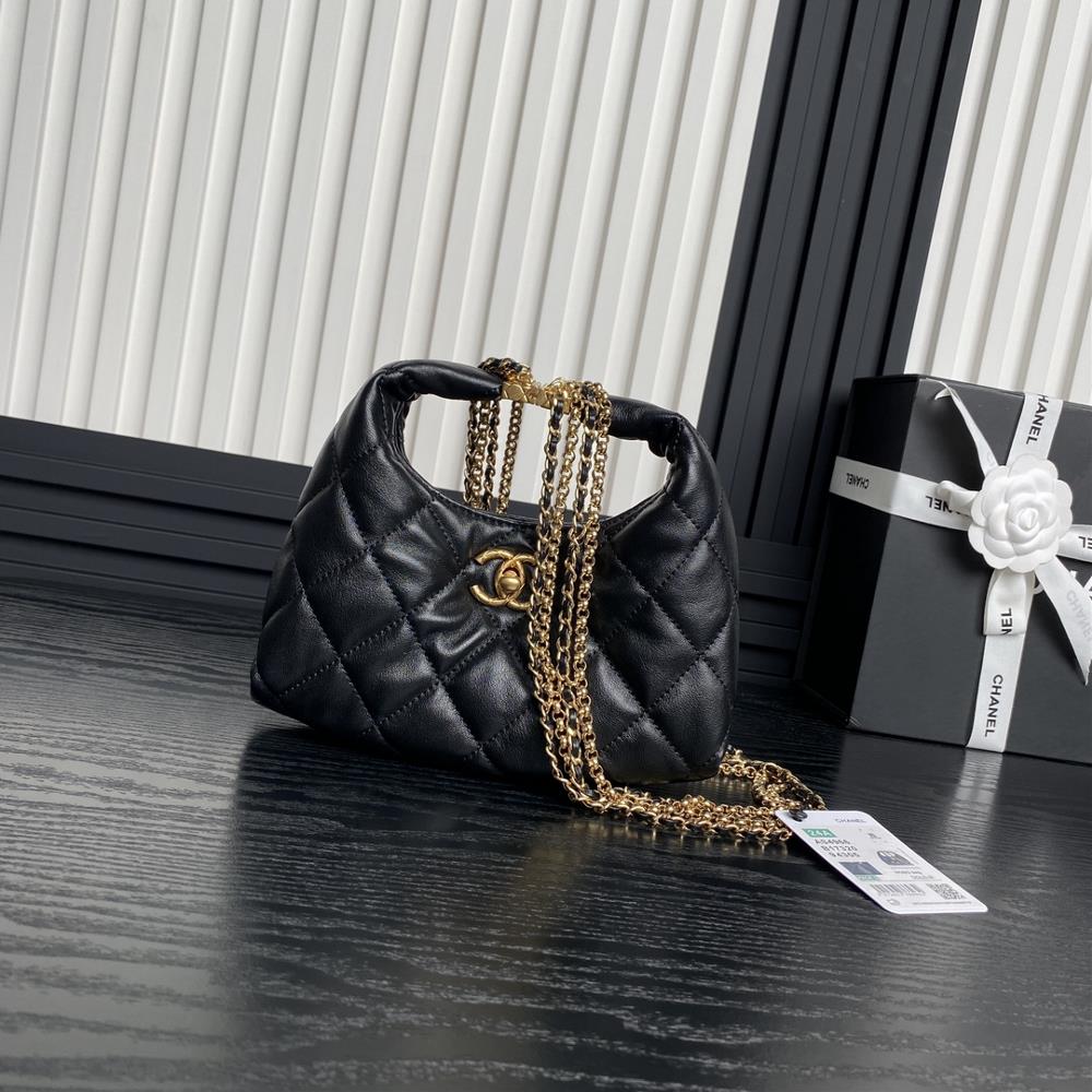 Chanel 24A dinner bag Hobo tassel chain AS4966 is full of luxury and luxury and its versatile design can be carried diagonally It is particularly hi