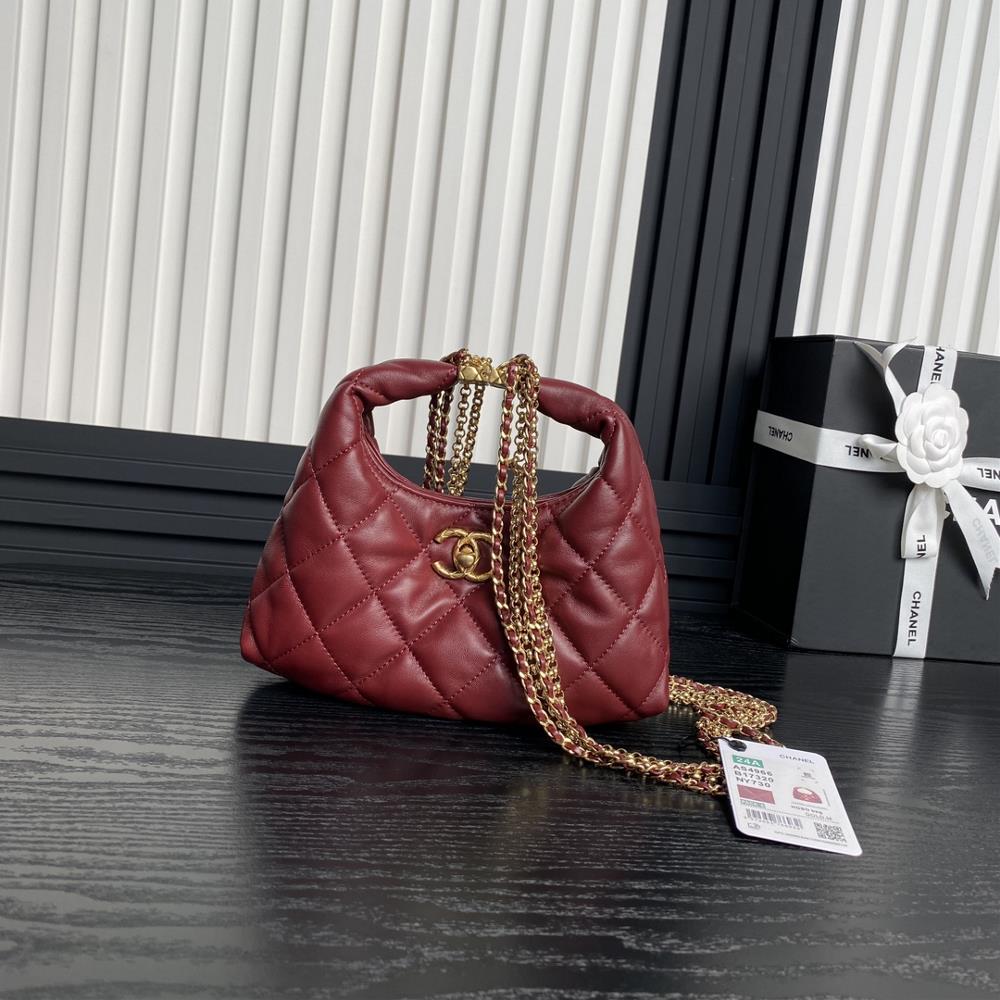 Chanel 24A dinner bag Hobo tassel chain AS4966 is full of luxury and luxury and its versatile design can be carried diagonally It is particularly hi