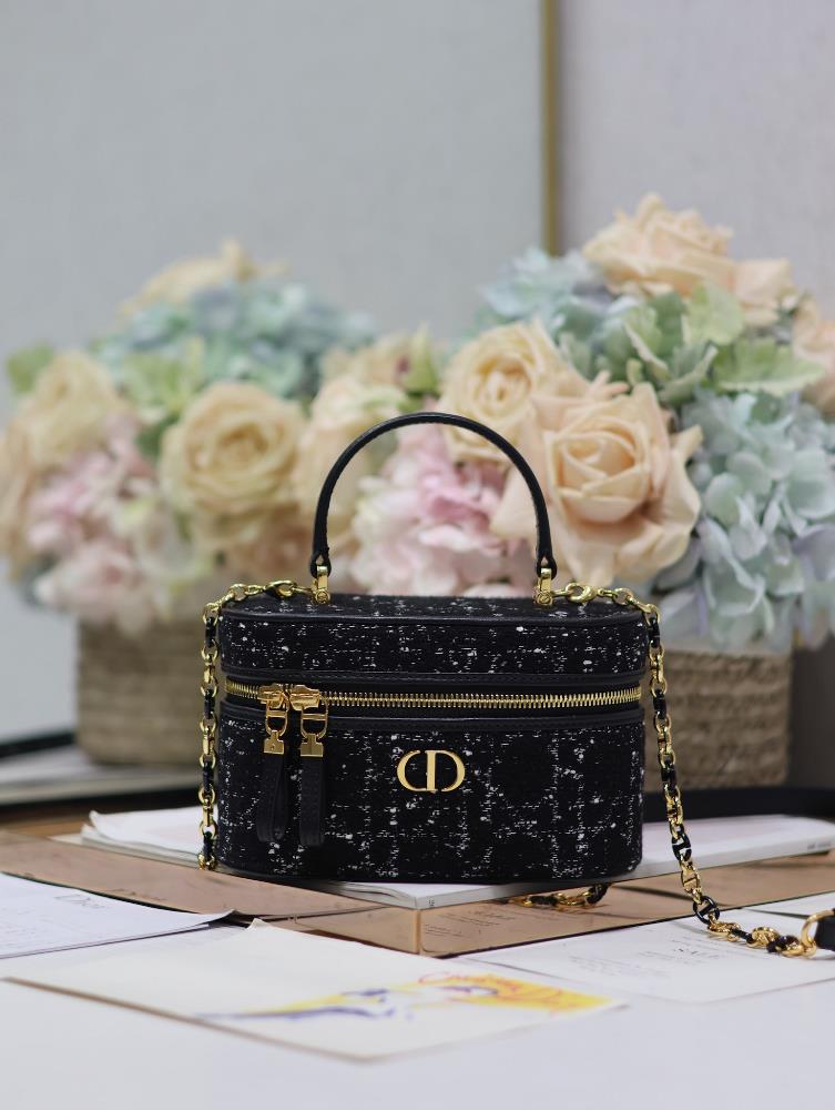 Dior 30 Montaigne Mini Vanity Handbag with Bold Black Cloth and LeatherThis 30 Montaigne mini Vanity handbag is exquisitely designed combining practi