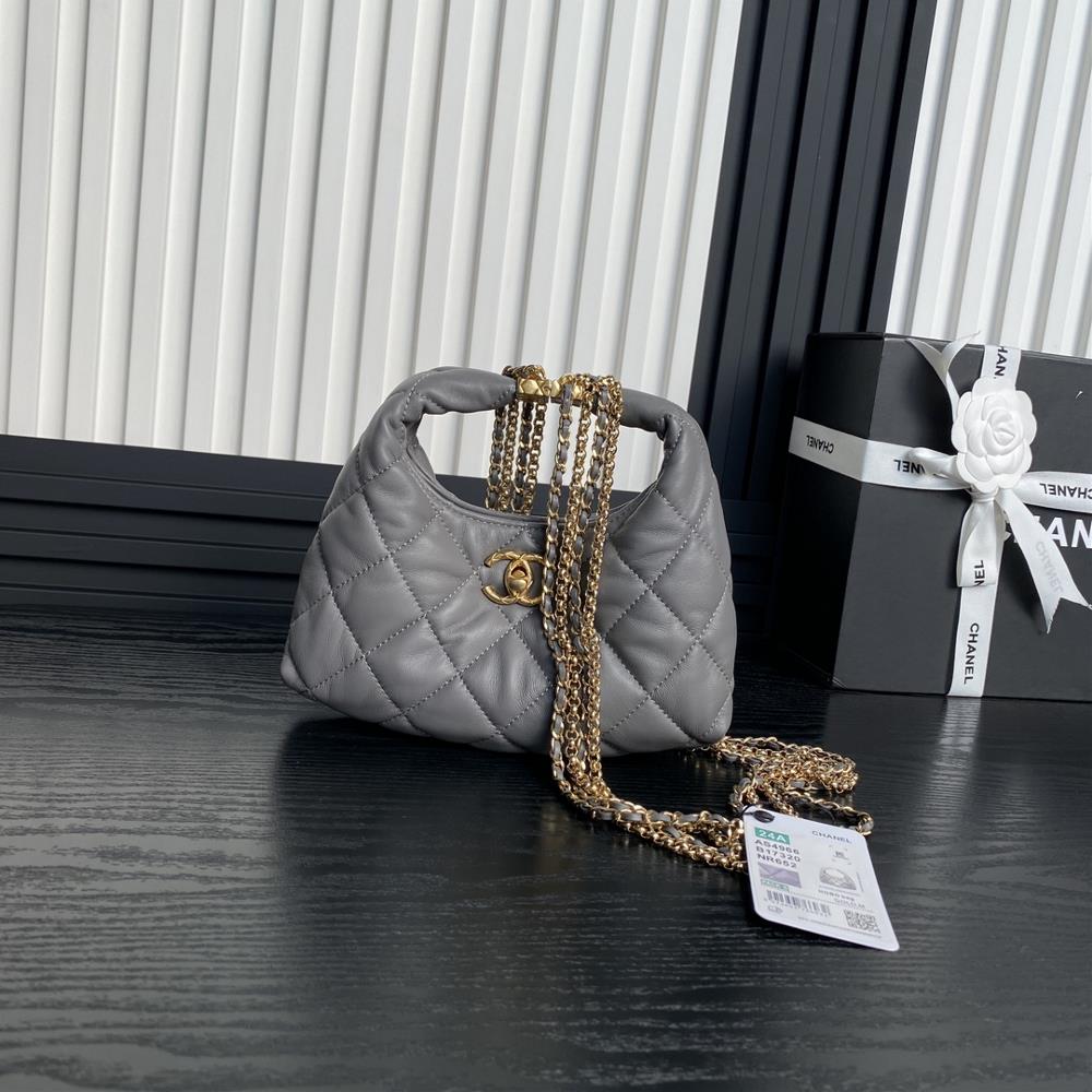 Chanel 24A dinner bag Hobo tassel chain AS4966 is full of luxury and luxury and its versatile design can be carried diagonally It is particularly hi