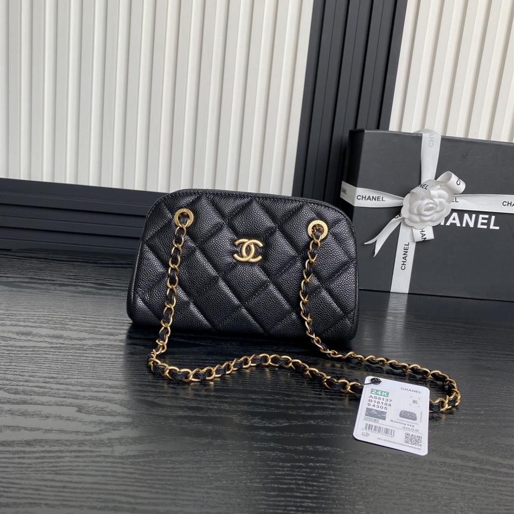 Chanel 24K bowling ball AS5137 lychee patterned calf leather design is simply too beautifulDelicate leatherThe compact bag adds a luxurious aura to it