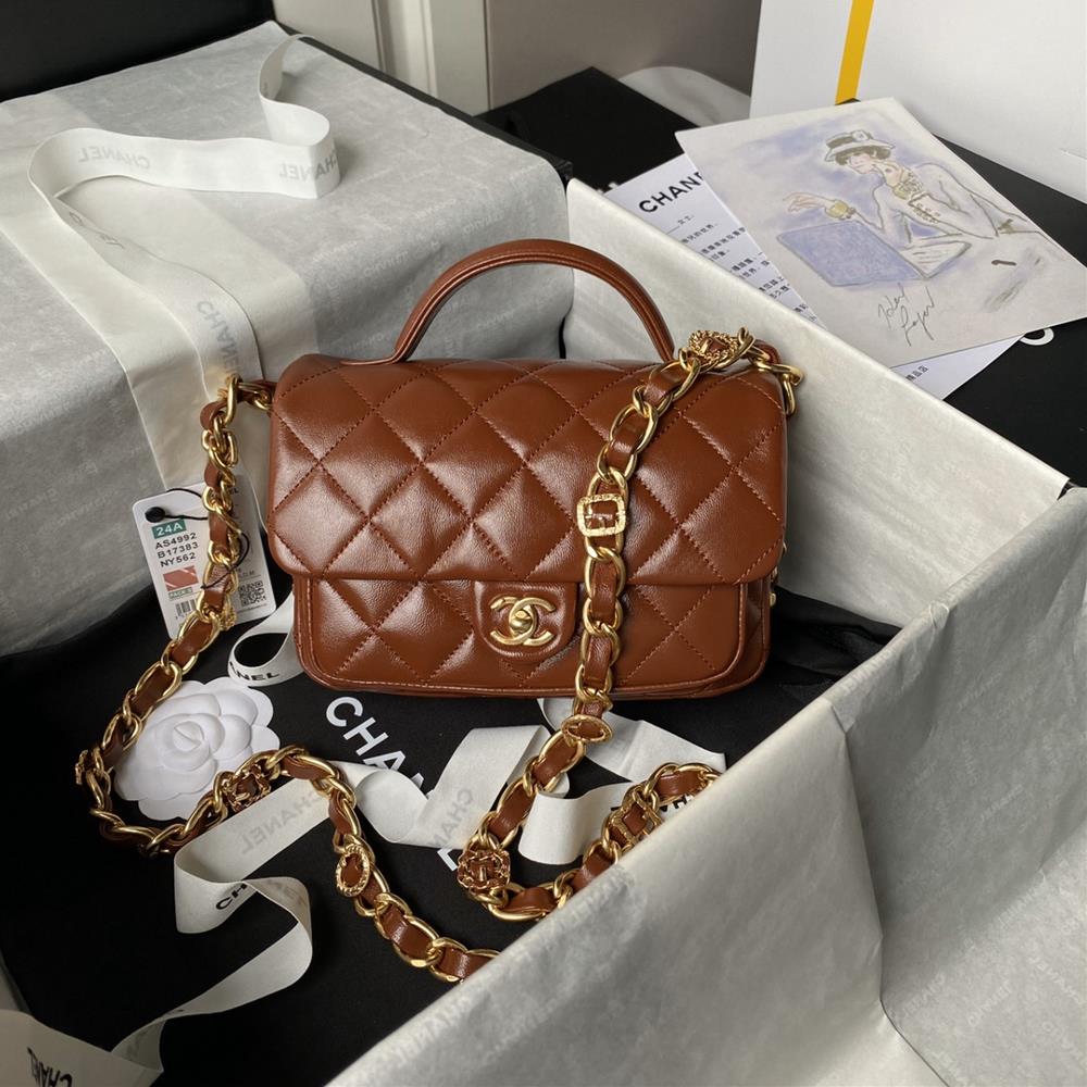 Chanel 24A Advanced Worker Visit Series Postman Bag AS4992 Chain Design More Exquisite Double C Suction Buckle with Oil Wax Sheepskin Every Detail Re