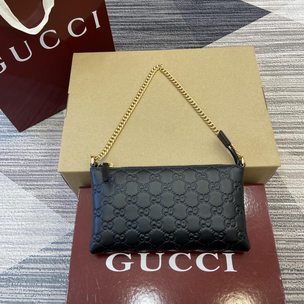 Comes with a complete set of counter packaging Guccis latest GG Supreme premium PVC with original cowhide chain bag mahjong bagModel 779791Size 225