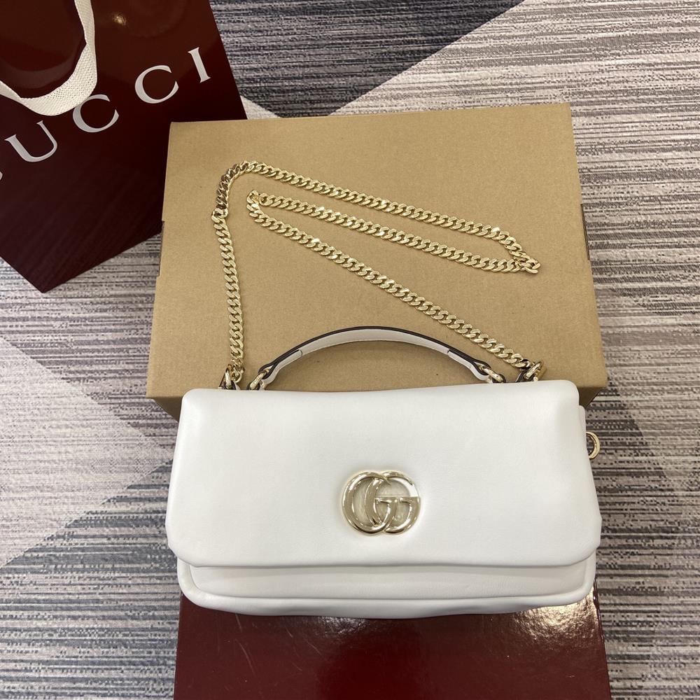 Comes with a complete set of counter packaging GG Milano series handbagsDuring Milan Fashion Week the GG Milano handbag collection created by the bra