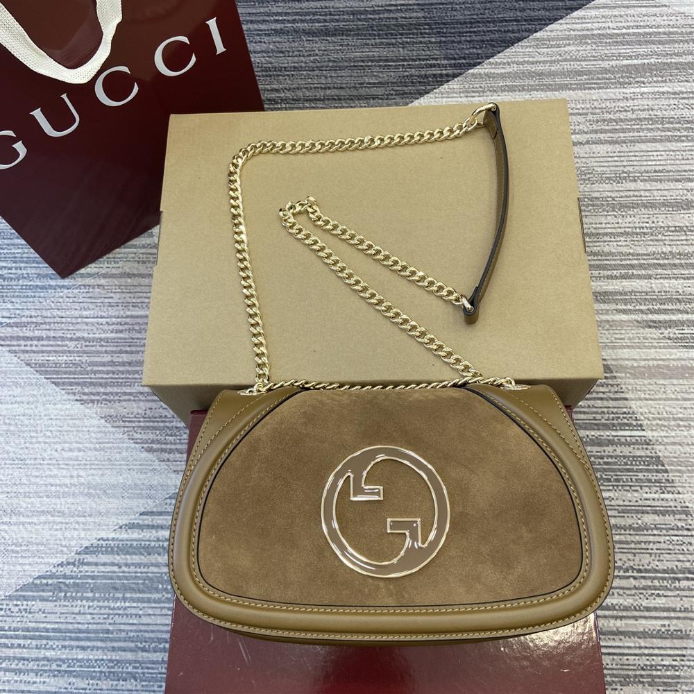 Comes with full packaging Gucci Blondie series small shoulder backpackThe new Gucci Blondie handbag collection is adorned with the brands iconic logo