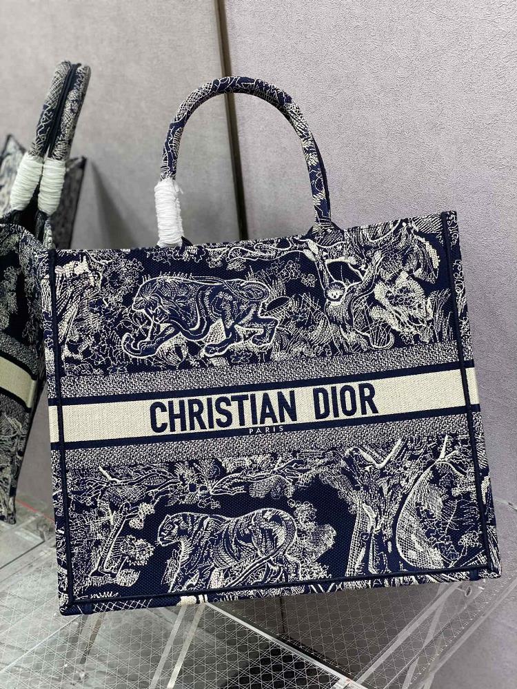 Large size spot goodsThe latest color scheme of Tote tiger embroidery highend blue and white color matching exquisite tiger jungle embroidery retr