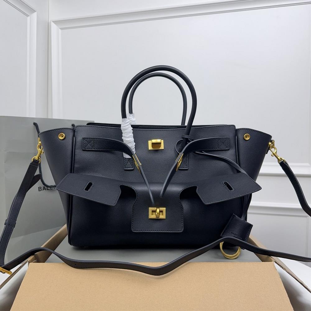 S size small black goldBelAir is based on a large bag with a strong sense of weight continuing Rodeos minimalist structure and iconic square lock de