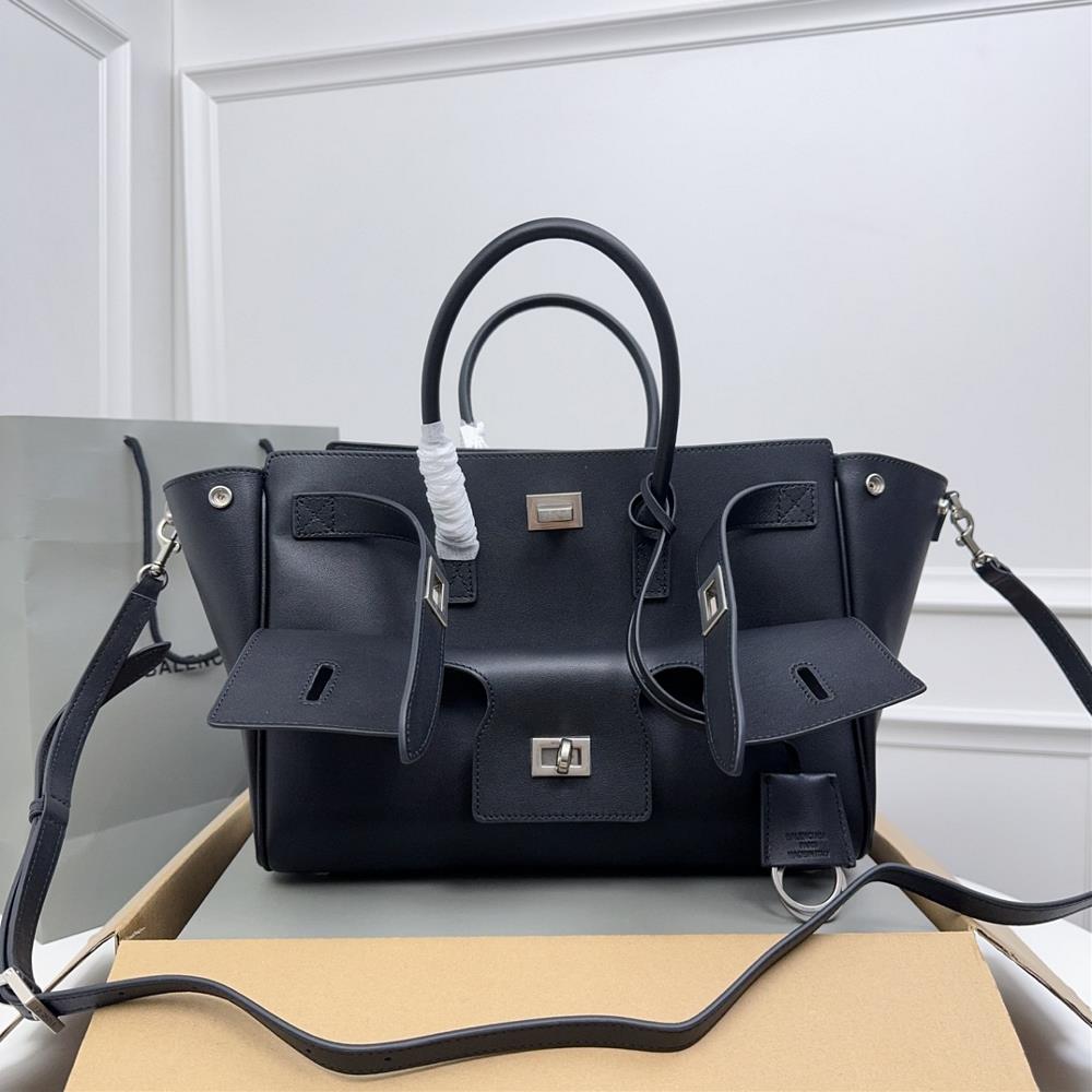 S size small black silverBelAir is based on a large bag with a strong sense of weight continuing Rodeos minimalist structure and iconic square lock