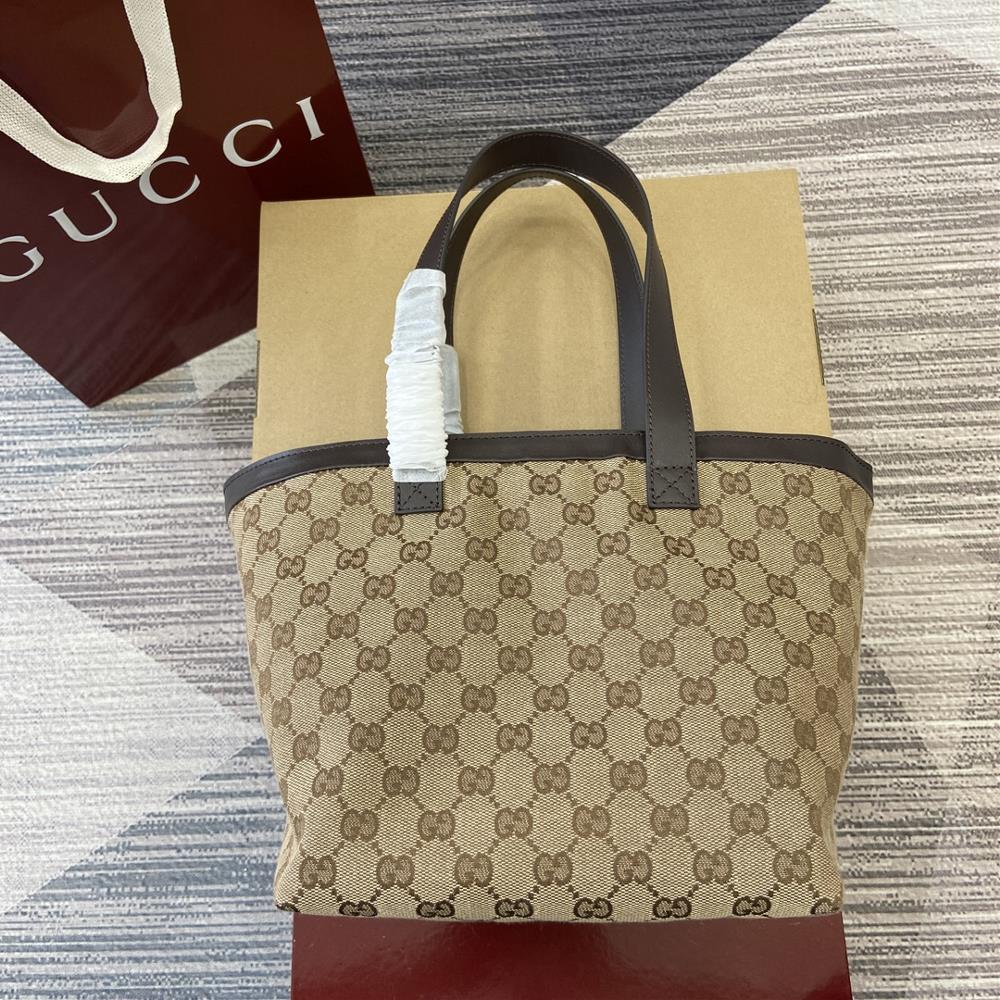 Comes with a full set of Gucci Totissima series small tote bagsThe Gucci Totissima collection is curated and presented by Creative Director Sabato De