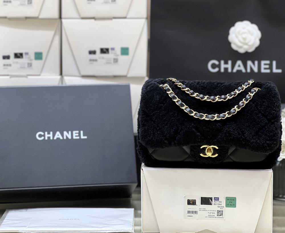 Black large size has arrived to celebrate24K AutumnWinter Teddy Bear Collection HappyHappy purchase of ZP 51900Chanel 24K Teddy Bear CF ColorThe phys