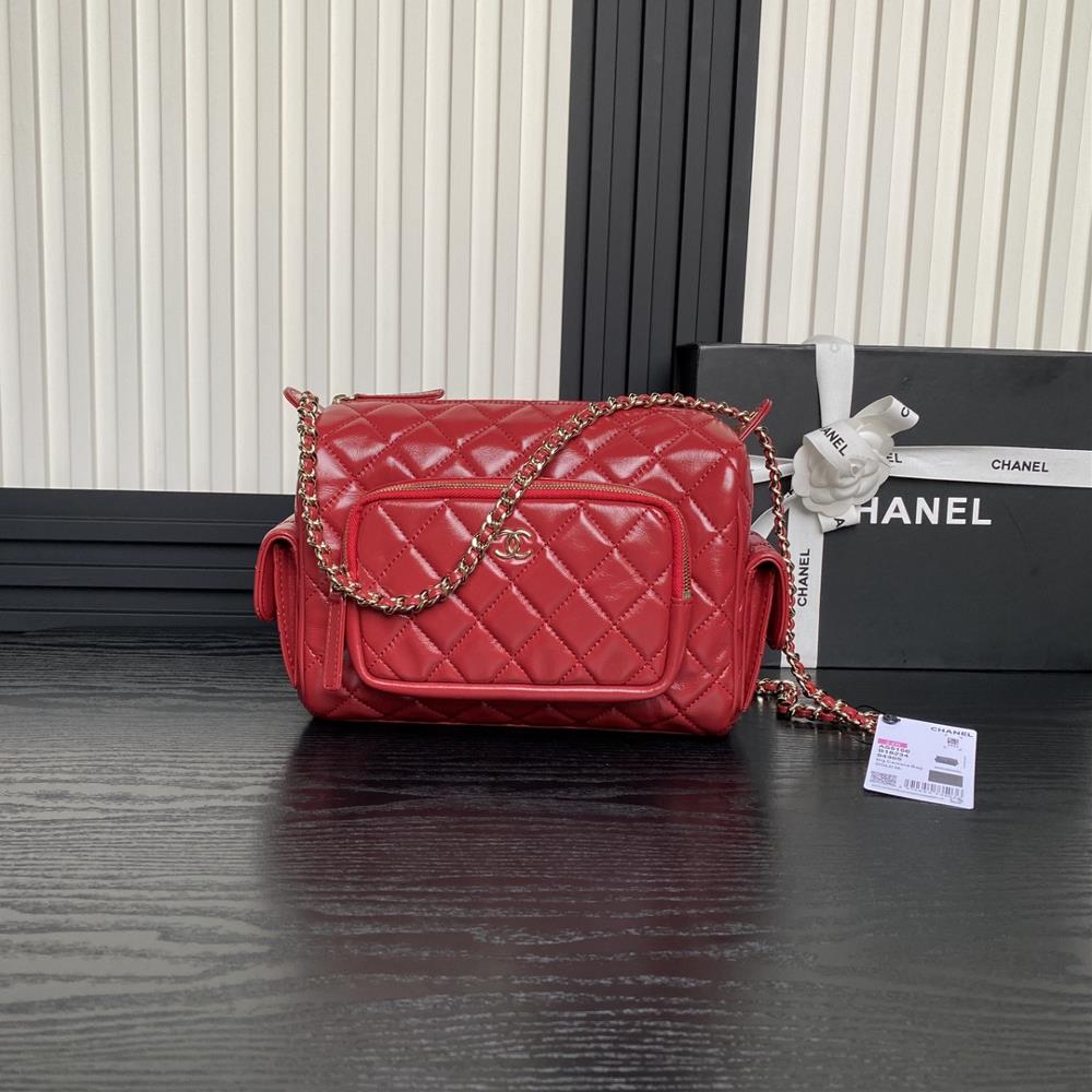 The Chanel 24K camera bag AS5156 has a perfect sense of luxury and is worth recommending The small and exquisite camera design with calf leather and