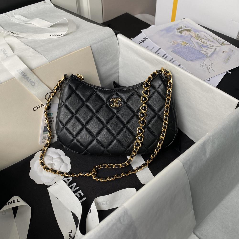 Chanel 24p enamel buckle Hobo heartshaped chain bag AP3786Hobo is really beautiful another big hit The counter is full of retro leather chains with