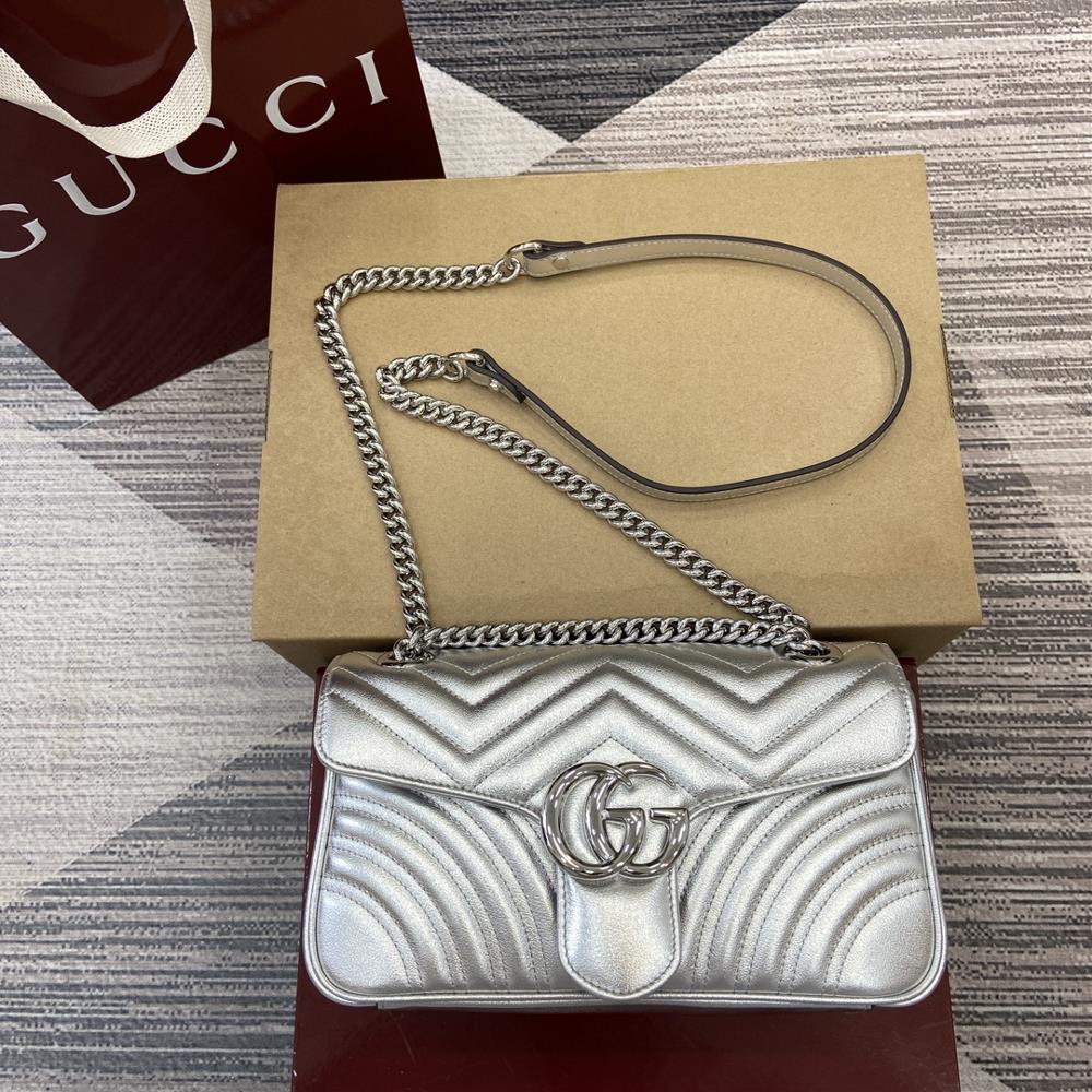 Comes with a complete set of counter packaging GG Marmont series small shoulder backpacksFrom mirrored leather to sparkling crystals and elegant velve