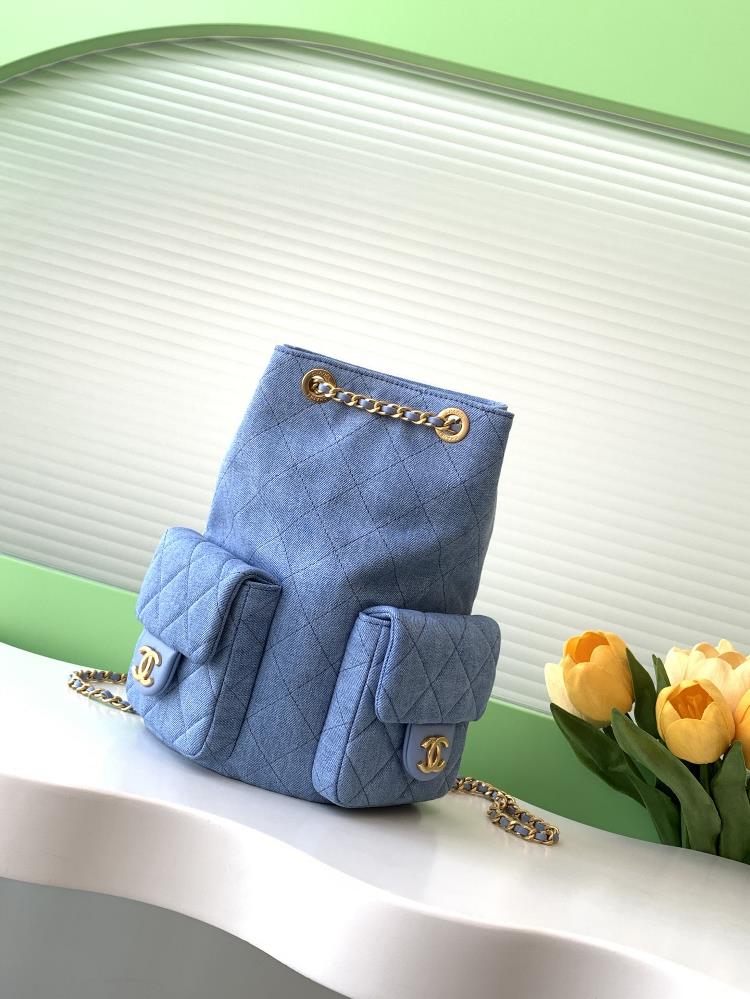 25C Early Spring Vacation Series Denim Cowboy Backpack Shoulder Straps Still Leather Chain Style Handheld Single Room Shoulders Can Hold Many Items V