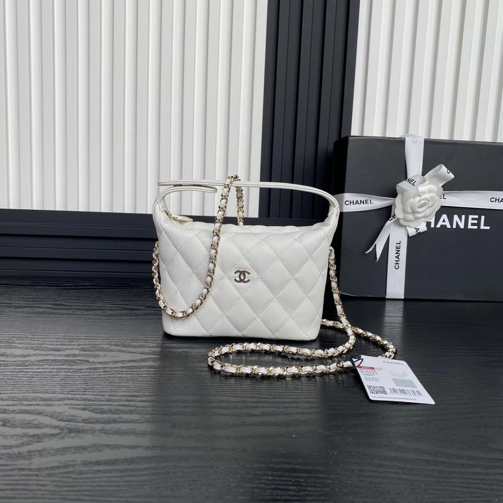 The Chanel 25C lunch box bag AP4386 features a design style of calf leather and metal chain with a dual C logo The compact body can easily accommoda