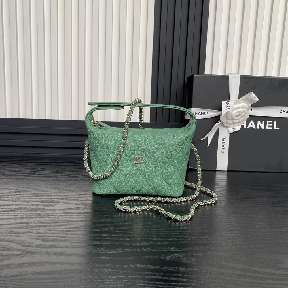 The Chanel 25C lunch box bag AP4386 features a design style of calf leather and metal chain with a dual C logo The compact body can easily accommoda