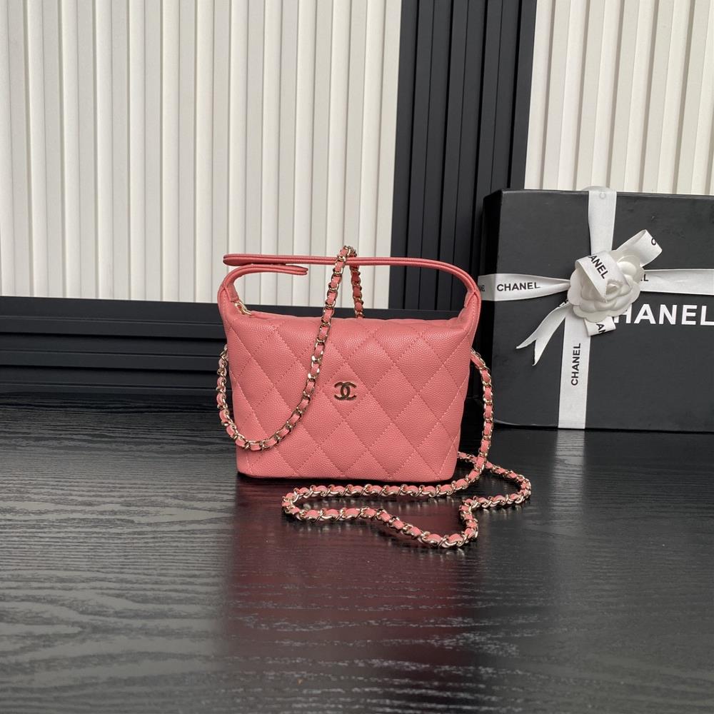 The Chanel 25C lunch box bag AP4386 features a design style of calf leather and metal chain with a dual C logo The compact body can easily accommoda