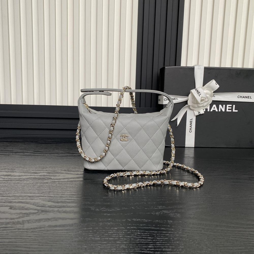 The Chanel 25C lunch box bag AP4386 features a design style of calf leather and metal chain with a dual C logo The compact body can easily accommoda