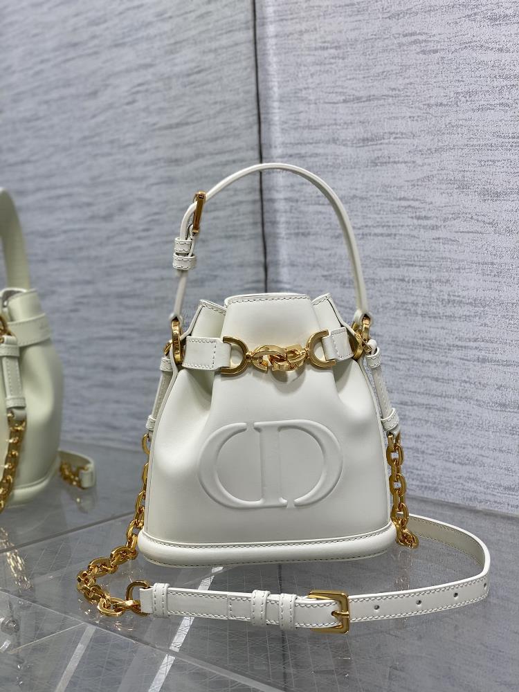 Small size spot goodsThe latest Cest series of brick cabinets is elegant and classic featuring a unique bucket bag design with the letter Lock openi