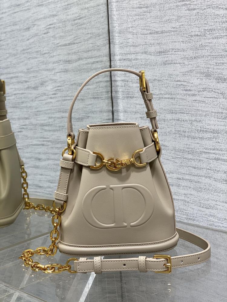 Small size spot goodsThe latest Cest series of brick cabinets is elegant and classic featuring a unique bucket bag design with the letter Lock openi