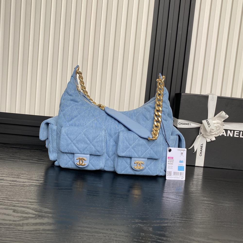 Large denim Chanel 25C early spring collection AS5302 Hoho hippie bag with double bag opening design is very special for the upper body effect It is