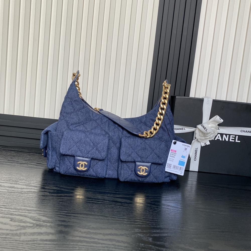 Large denim Chanel 25C early spring collection AS5302 Hoho hippie bag with double bag opening design is very special for the upper body effect It is