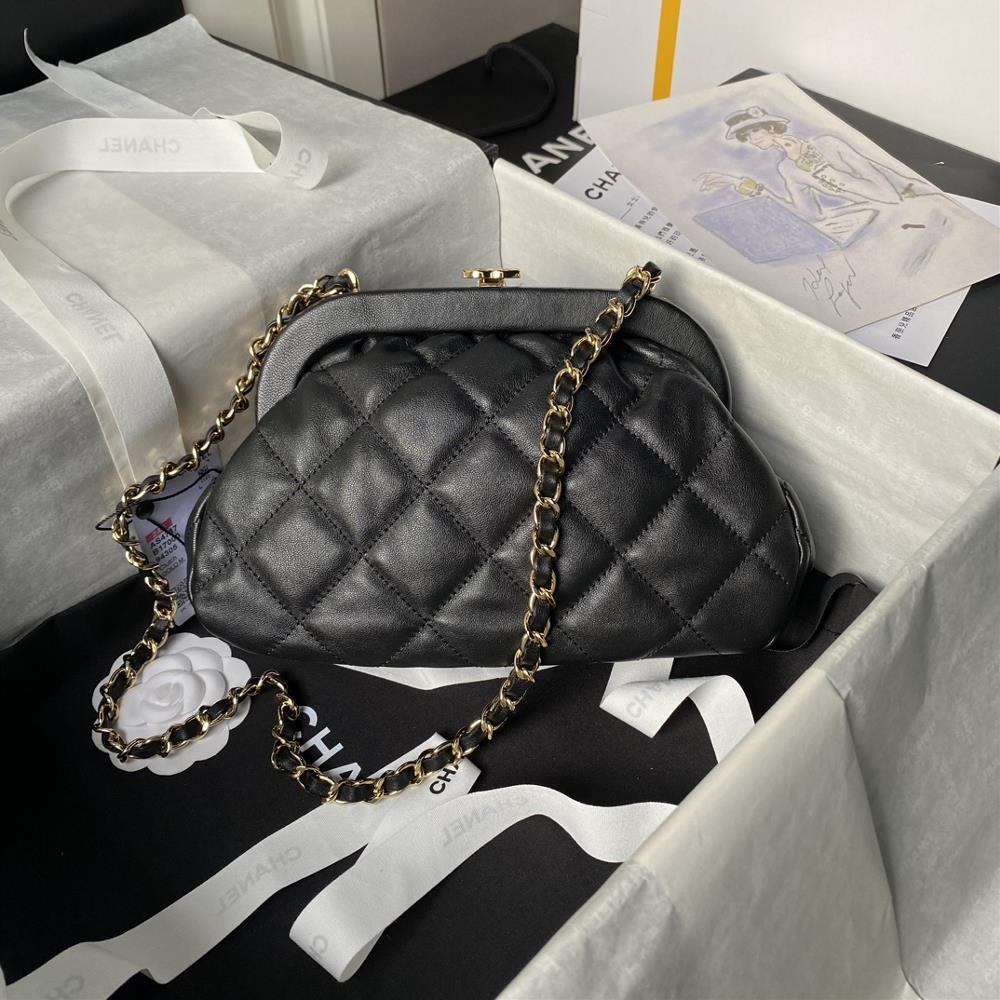 Chanel 24A Cloud Bag AS4717 Banquet Bag Made of Sheepskin with Superb Texture The exquisite body exudes an elegant and fashionable temperament and c