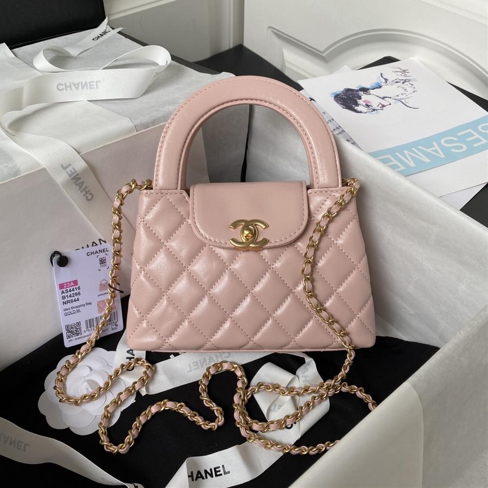 Chanels stunning CHANEL 202324 new product AS4416Exquisite Parisian feminine temperament Chanel 202324 autumnwinter collection all black handbag shi