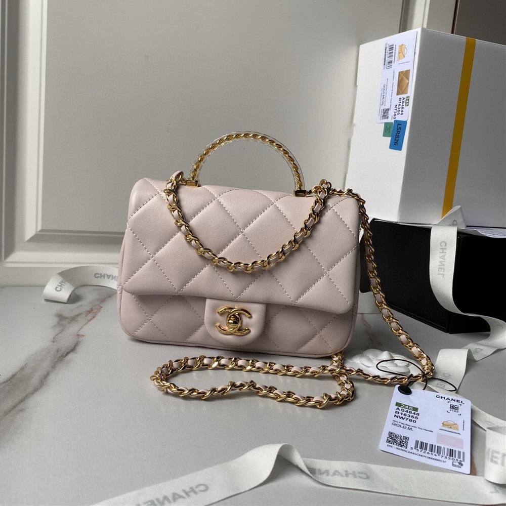 The Chanel CFmini 24s transparent handle bag AS4848 with a handle is really beautiful The gold chain and gold transparent handheld bag when paired w