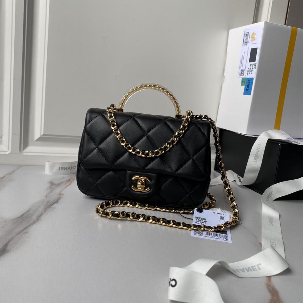 The Chanel CFmini 24s transparent handle bag AS4848 with a handle is really beautiful The gold chain and gold transparent handheld bag when paired w